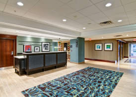 Hampton Inn by Hilton London 3