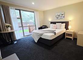 TOWER JUNCTION MOTOR LODGE- Motel with Airport and Railway Station Transport Service 4