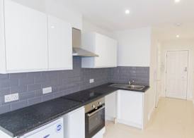 Radstock Road - Room 1 4