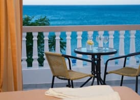 Delfini beach hotel & suites 4