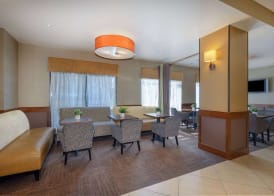 Wyndham Garden Kansas City Airport 5