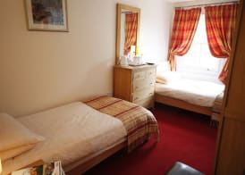 Elphinstone Hotel 2