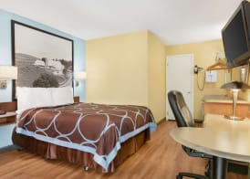 Super 8 by Wyndham Findlay 3