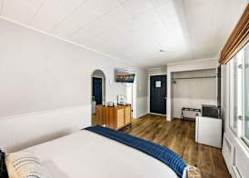 Fresh Coast Motel 4