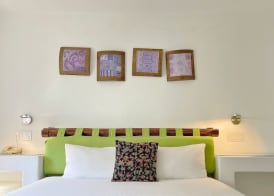 Seven Crown Express & Suites by Kavia 4