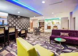 La Quinta Inn and Suites by Wyndham Elkhart 4