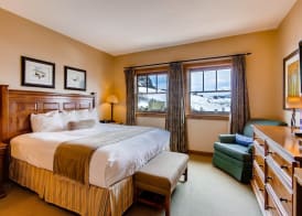 The Lodge at Mountaineer Square, A Vail Resorts Property 5