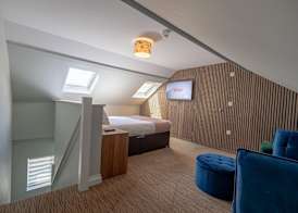 Sarah Hotel 2