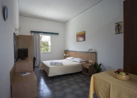 Sunrise Studios in Perissa 4