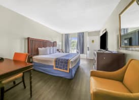 Econo Lodge Daytona Beach - Speedway 3