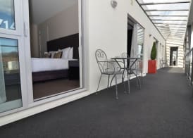 Quality Suites Amore 4