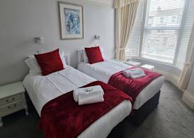 Clifton Villa - Southport 3