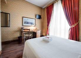 Colony Hotel 2