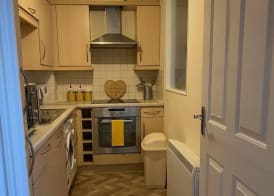 Remarkable 2-bed Apartment in Glasgow 5
