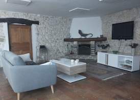 Logis Hotel Restaurant L'Esquielle 2