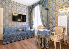 Canal View San Marco Luxury Rooms 3