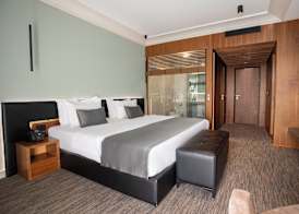 Select Hill Resort 5