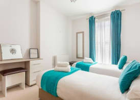 1 Bed Apartment - Redhill Central, Surrey, Gatwick #3 3