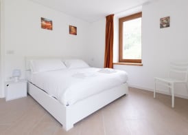 Villa Tola - Giallo 2