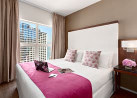 Auberge Vancouver Hotel 5