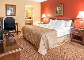 Clarion Inn & Suites University Center 2