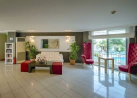 Risus Hotel Side 4