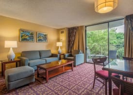 Hilo Hawaiian Hotel, Trademark Collection by Wyndham 4