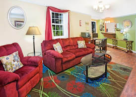 Days Inn & Suites by Wyndham Terre Haute 2