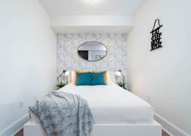 Peter St - Downtown Suite with Balcony 3