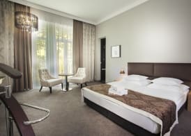 Hotel Noir 2