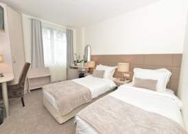 Art Plaza Hotel 4