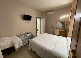 S.P.Q.R. Suite 2