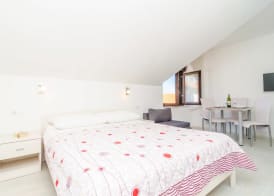 Cina Apartments 4
