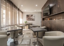 Astoria Deluxe rooms 4