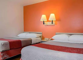 Super 8 by Wyndham Turlock 4