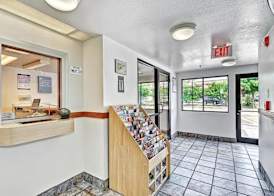 Motel 6-Glenview, IL - Chicago North 4