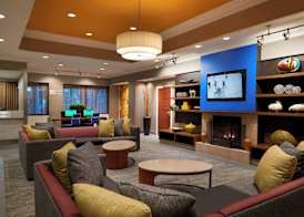 Courtyard by Marriott Toronto Downtown 2