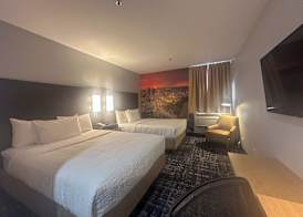 Clarion Pointe 4