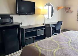 Super 8 by Wyndham Gas City Marion Area 5