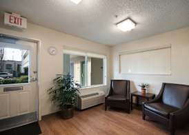 HomeTowne Studios by Red Roof Seattle - Kent/Des Moines 2