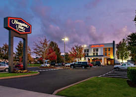 Hampton Inn Eugene 3