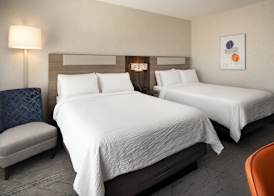 Holiday Inn Express & Suites FRESNO AIRPORT by IHG 4