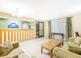 Days Inn by Wyndham Ripley 2