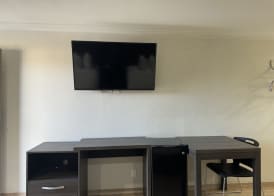 Baymont by Wyndham Bakersfield 4