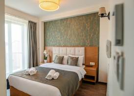 The Camelot Hotel 5