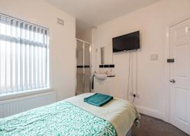 OYO The Pickering Park Hotel 5
