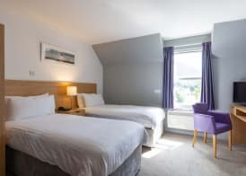 The Caledonian Claymore Hotel 5