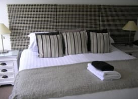 TOWNHOUSE ROOMS 5