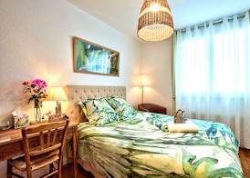 ! A découvrir ! NATURALBNB - Chambres d'hôtes zen au calme - Top confort et reposant - PARKING GRATUIT SECURISE - Garage vélos et motos - OFFERT COPIEUX PETIT DEJEUNER fait maison sucré-salé, local et 5