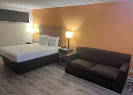Howard Johnson by Wyndham Malden Boston Area 5